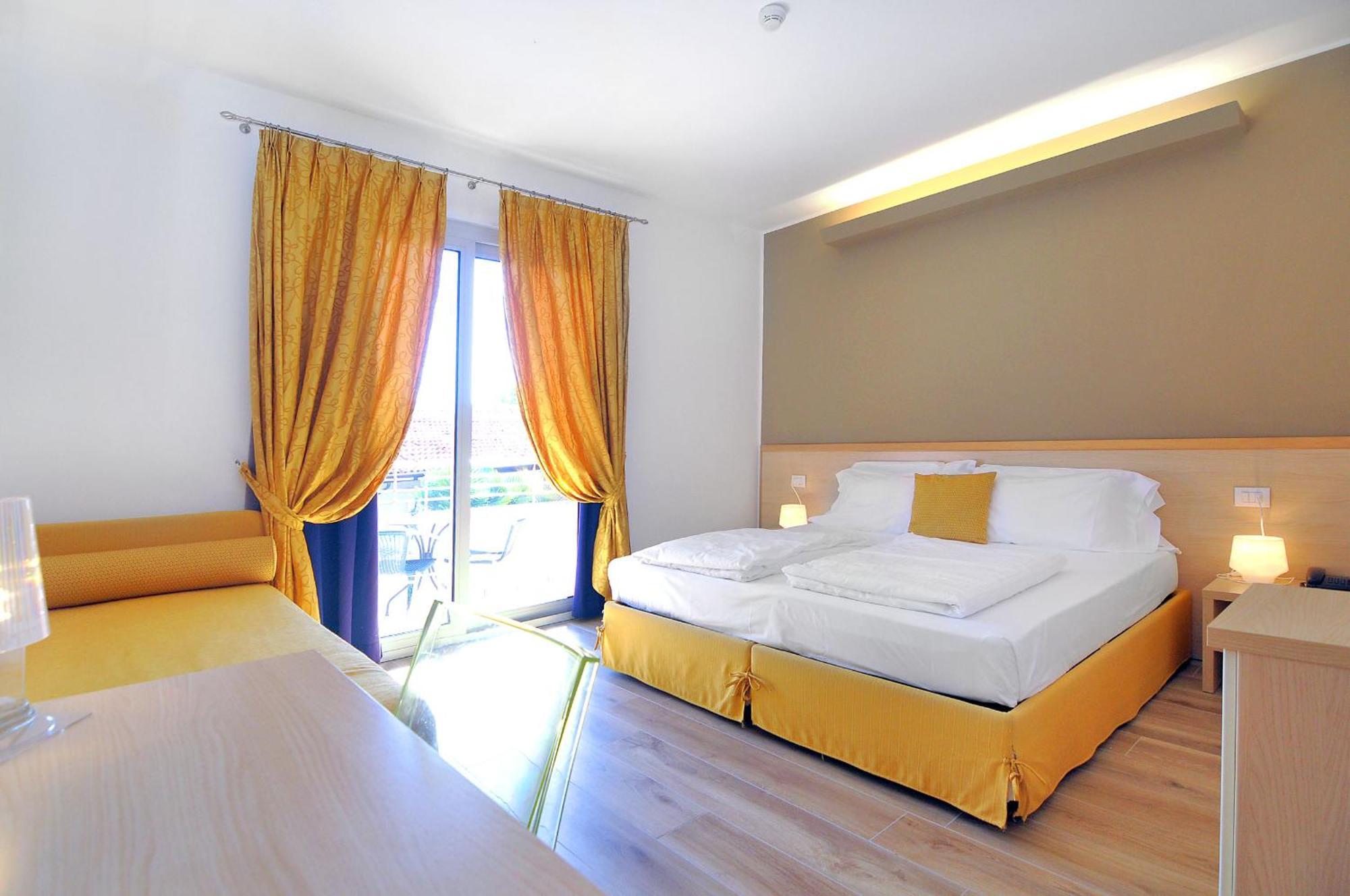 Eco Hotel Cleofe Каорле Екстериор снимка