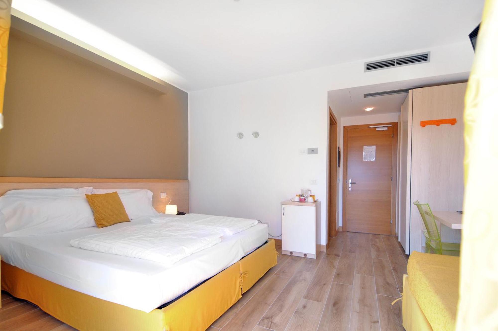 Eco Hotel Cleofe Каорле Екстериор снимка